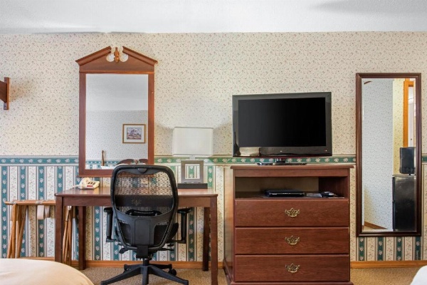 Coachman Inn image 16